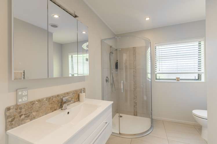 82 Marine Parade Paraparaumu Beach_17