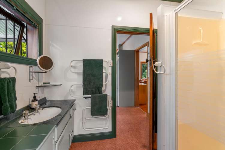 1082 Thames Coast Road Kereta_10