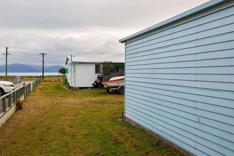 99 South Bay Parade Kaikoura_21