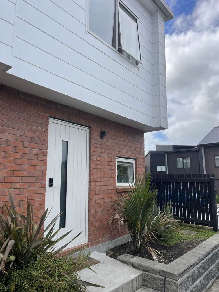 325 Glengarry Road Glen Eden_0