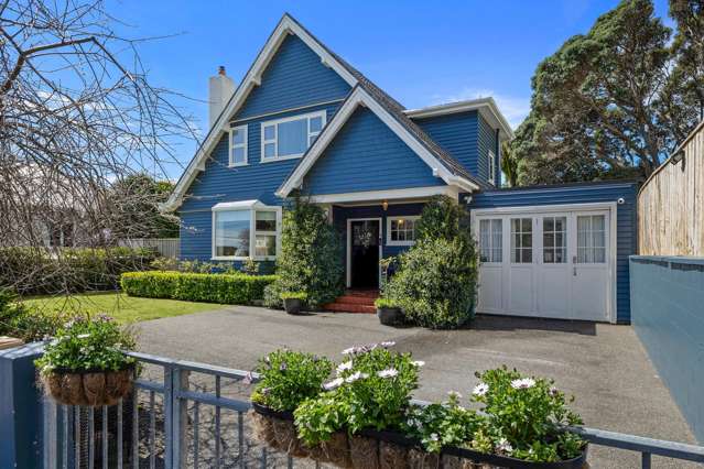 ABSOLUTELY DELIGHTFUL - WYATT HOUSE