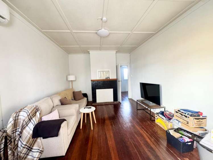 104 McLeod Road Te Atatu South_2