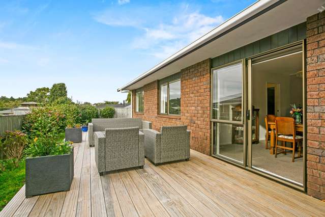 Flat, Fenced - Fantastic For Families