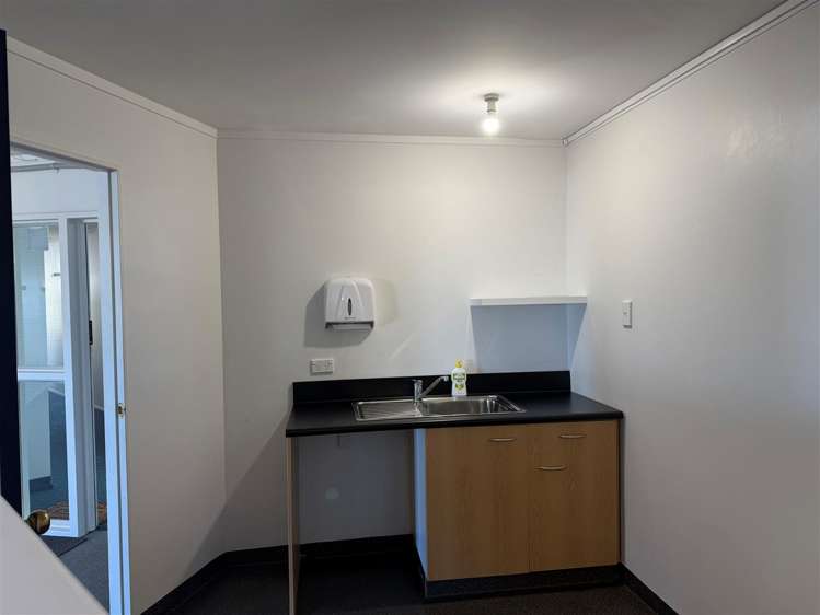 First Floor. Unit H, 31 Railway Avenue Alicetown_11