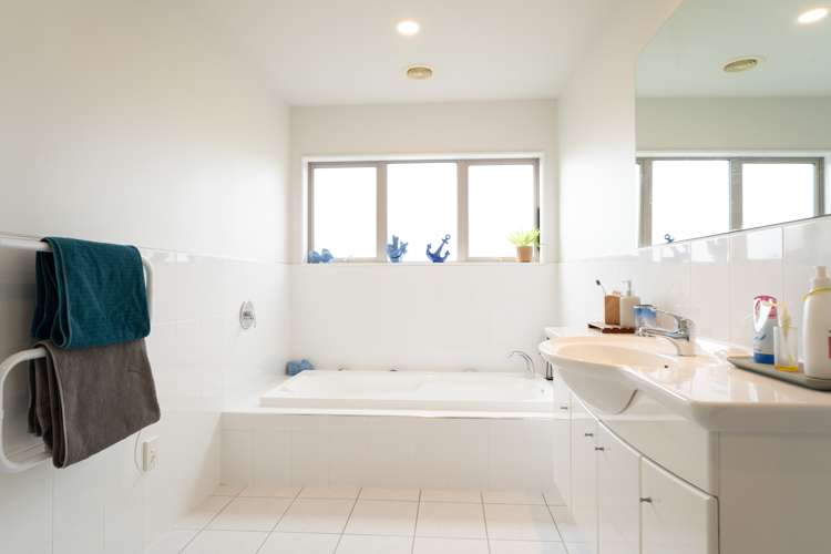 8 Neston Grove Churton Park_19