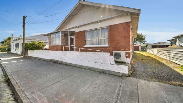 10 Saunders Street and 4 Ryley Street Owaka_23