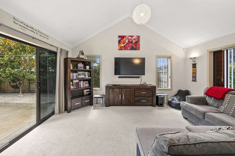 24 Devoy Drive Owhata_2