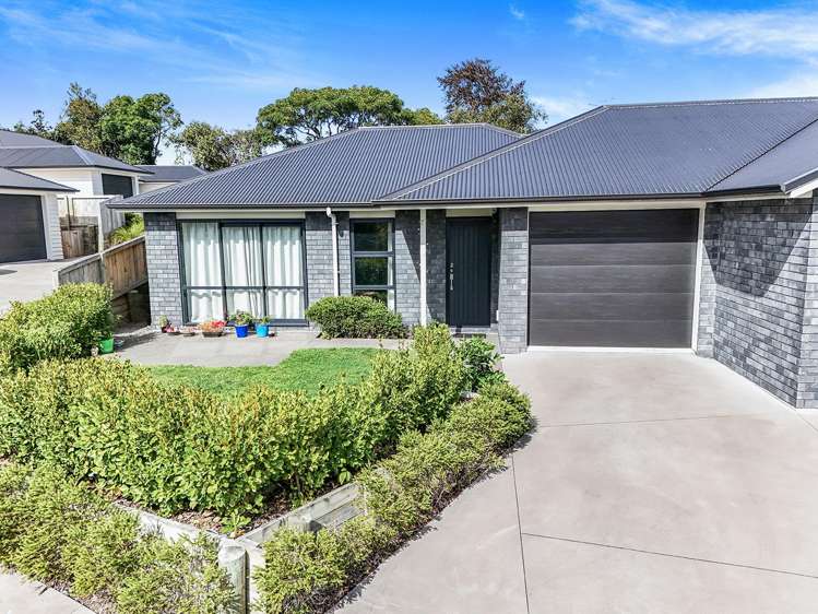 2/7 Corrin Street_0