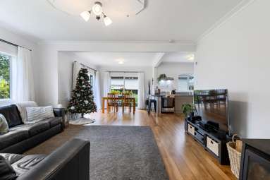 28 Coronation Road_4