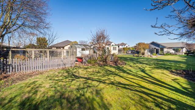 15 Glastonbury Drive Burwood_3