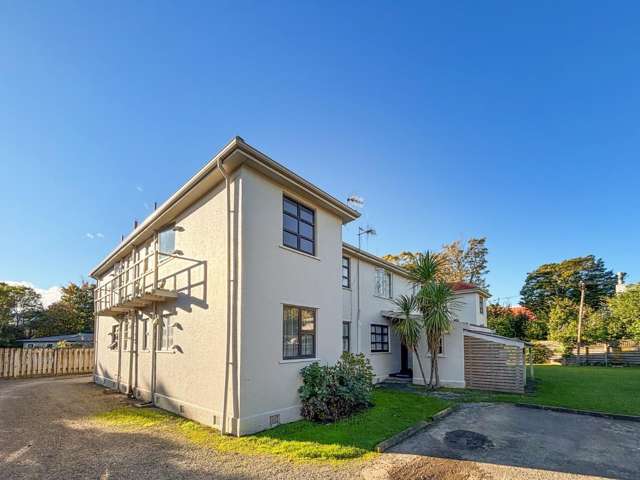 ROSLYN - 2 BEDROOM