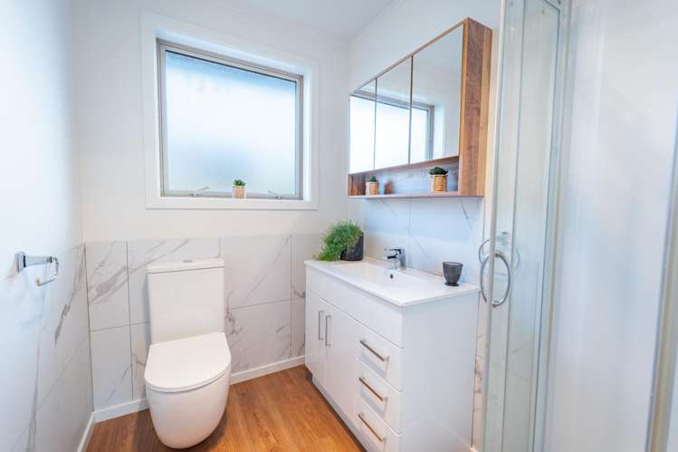 2/6 Deal Street Seaview_12