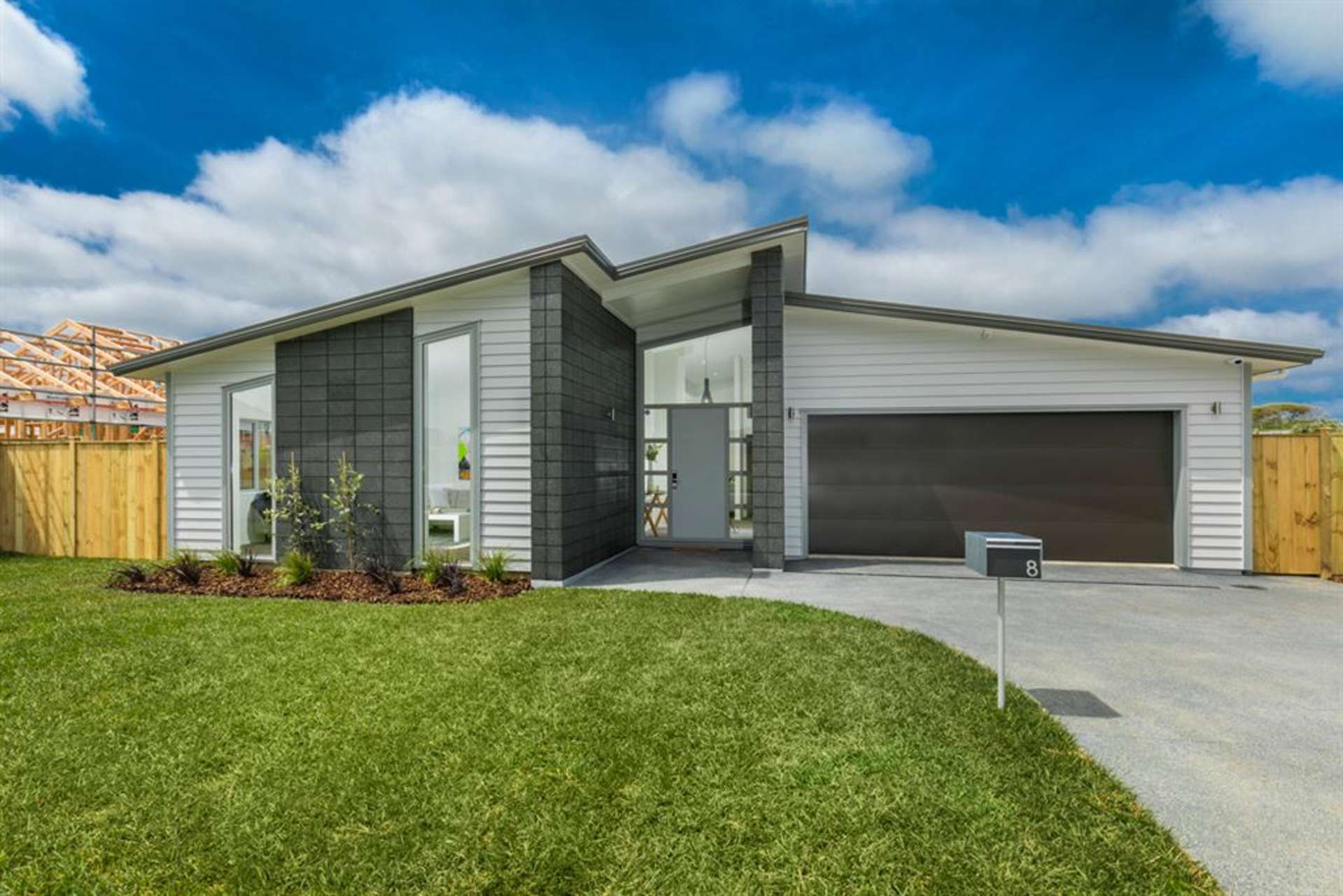 8 Sir Lincoln Drive Kumeu_0