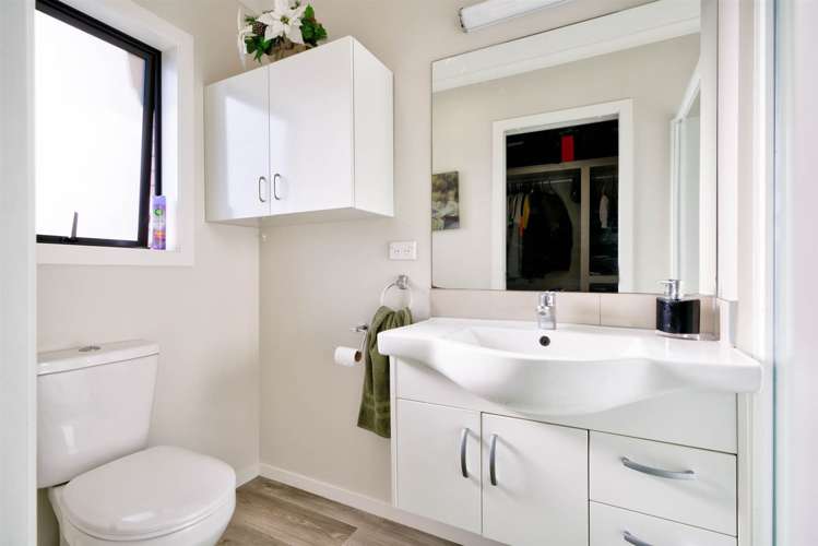 11 Stan Heather Drive Glenview_19