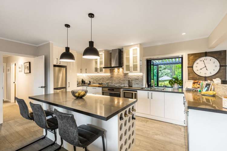 1079 Kahikatea Flat Road Waitoki_10