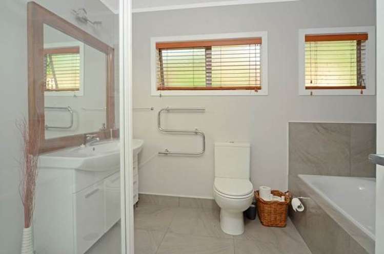 1/3 Mahuta Grove Northcote_10