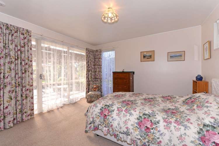 36 Farnham Drive Richmond_11