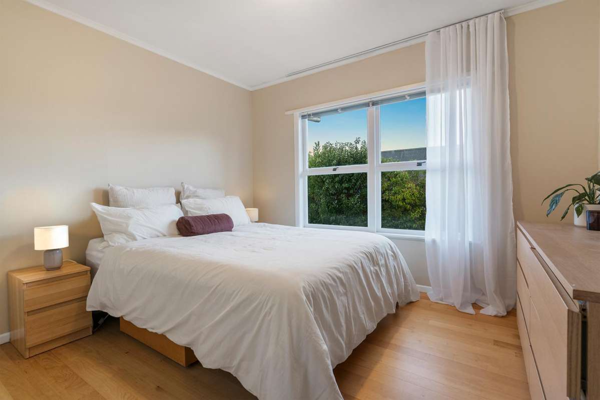 2/4 Penzance Road_4