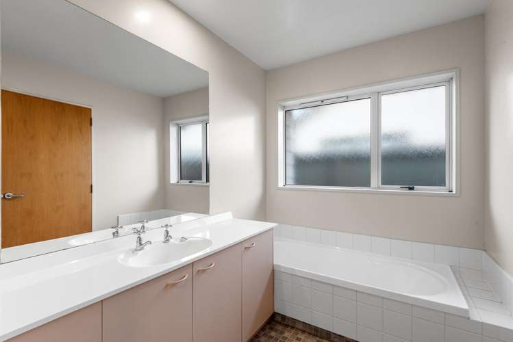 2/14 Middlepark Road Sockburn_8