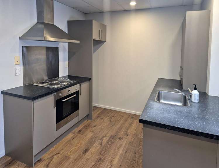 2/173 Waltham Road Waltham_5