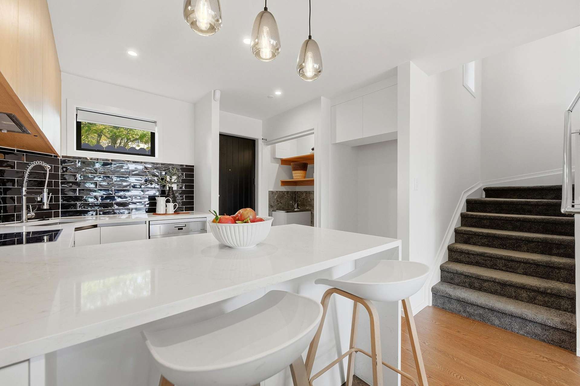 2/19 Trias Road Totara Vale_0