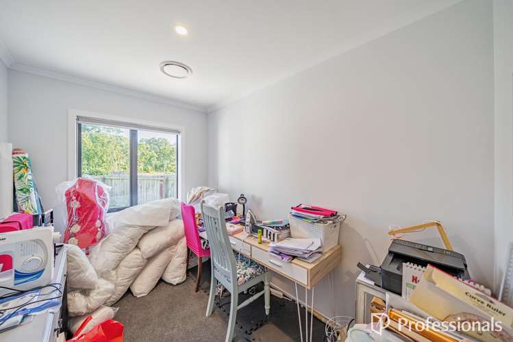 16a Sharpe Crescent Wainuiomata_17