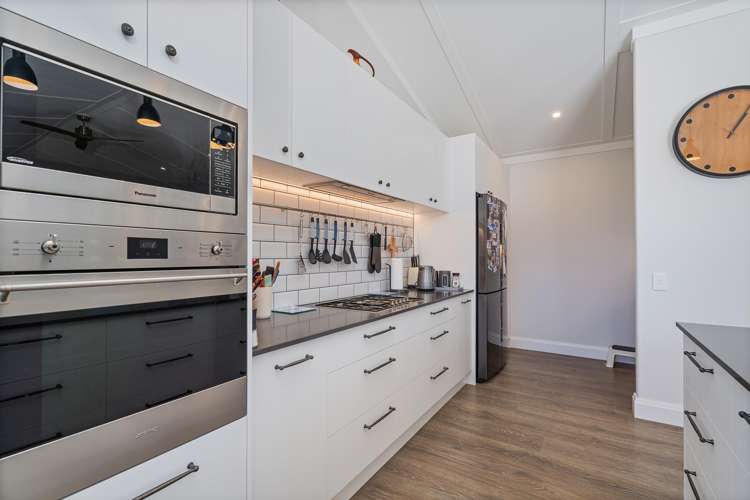 112 Ocean Close Matarangi_6