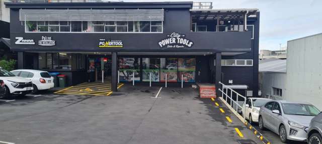 SPACIOUS GRAFTON OFFICE AND STORAGE OPPORTUNITY