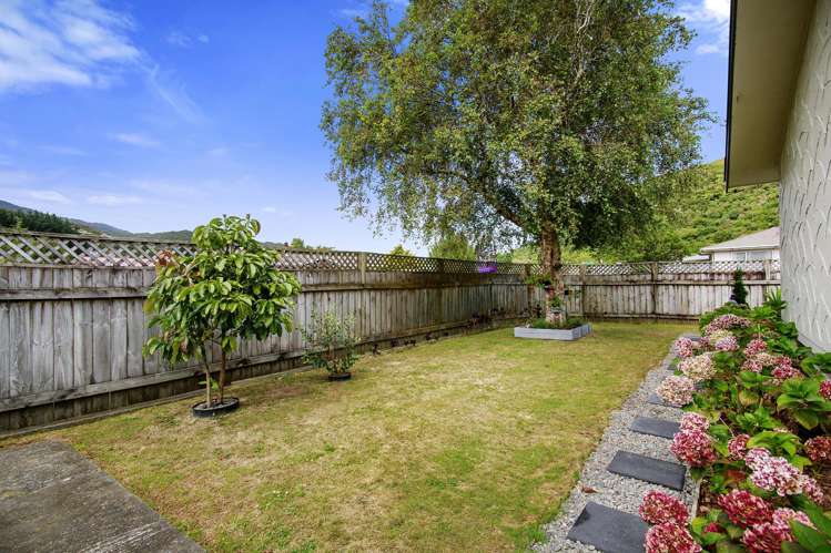 2 Orewa Grove Wainuiomata_16