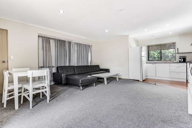 47 Somerton Drive Huntington_13