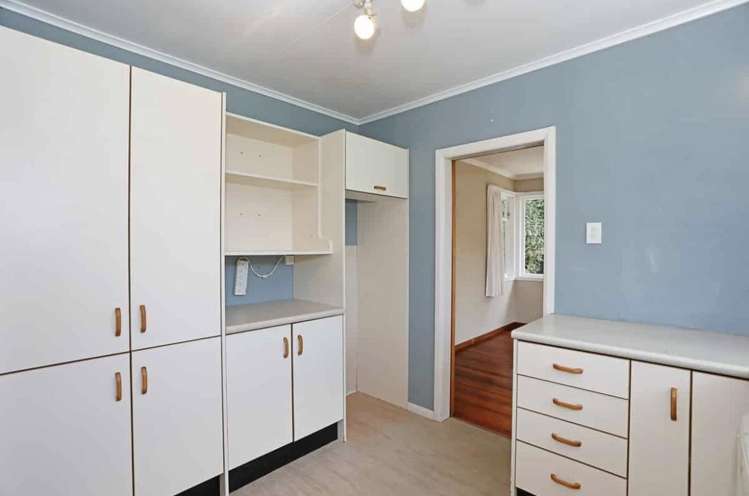 8 Nairn Crescent Awapuni_16