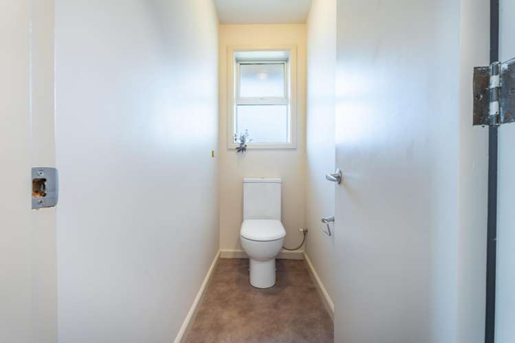 24 Hill View Crescent Highfield_23