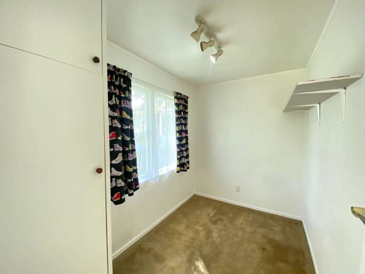 1/2 Derwent Crescent Titirangi_6