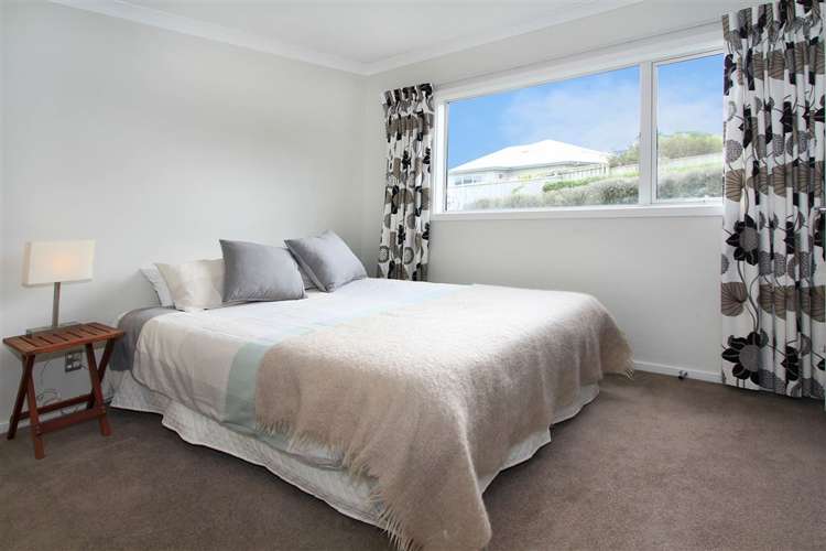 14 Paparoa Crescent Aotea_16