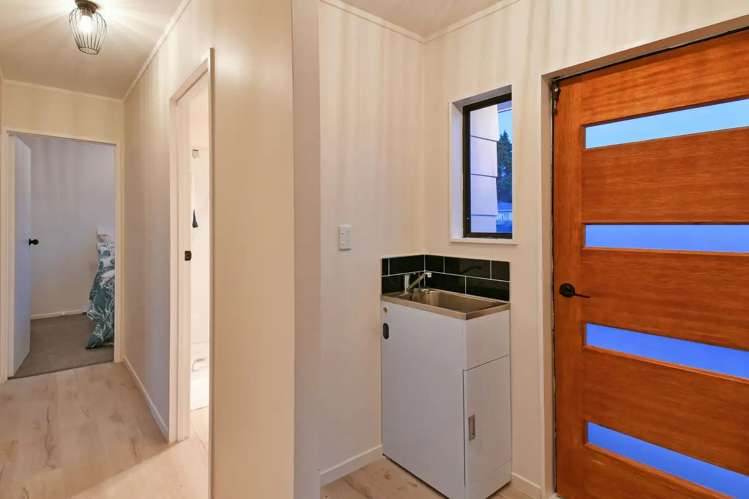 1/14 Hatherley Place Clendon Park_4