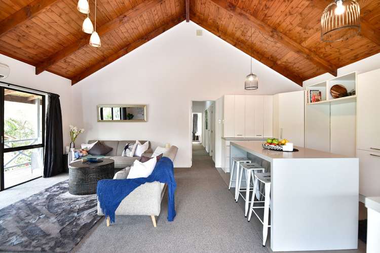 61 Brian Crescent Stanmore Bay_14