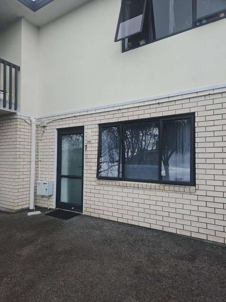 7/22 Mt Edgcumbe Street, Othello House New Plymouth_1