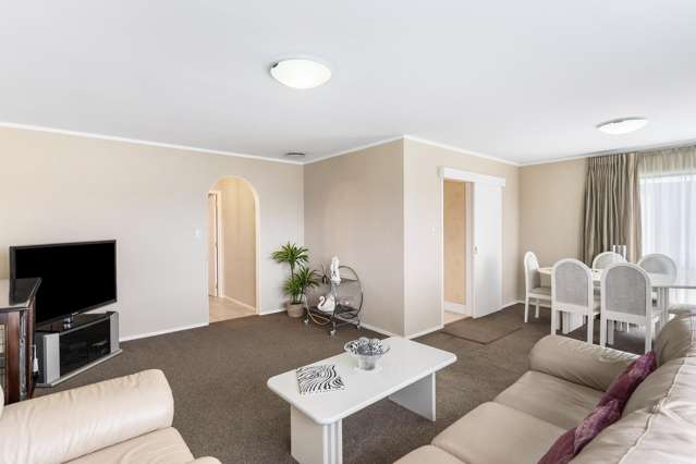 36 Butley Drive Farm Cove_1