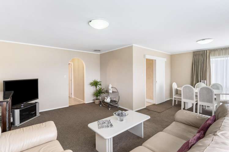 36 Butley Drive Farm Cove_1