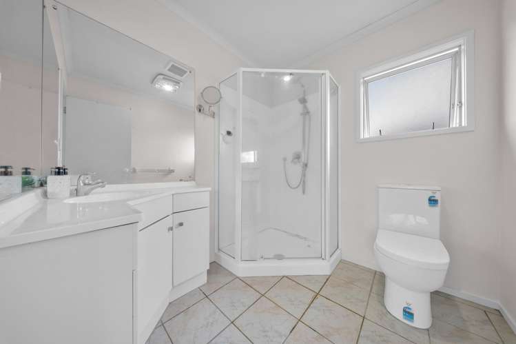 2/13 Fratley Avenue Farm Cove_16