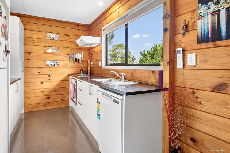 1 Newland Grove Henderson_5