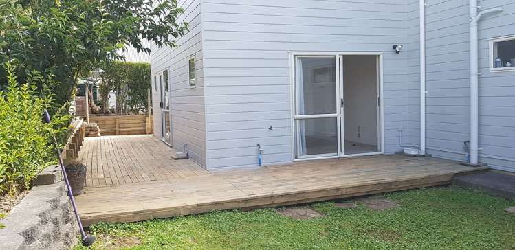 2/16A Kauri Glen Road Northcote_7