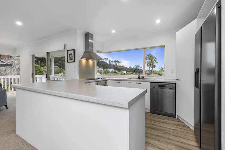 4 Kestrel Heights Arkles Bay_23