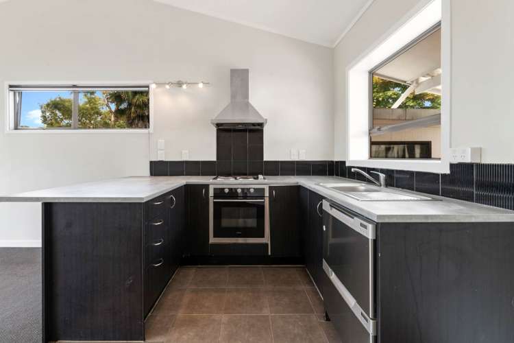 1/691a East Coast Road Browns Bay_6