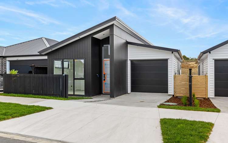 392 Te Taruna Drive_0