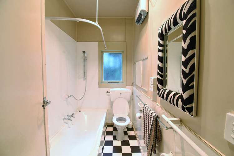 16 Marine Parade Macandrew Bay_16