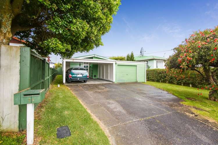78 Roberts Road Te Atatu South_18