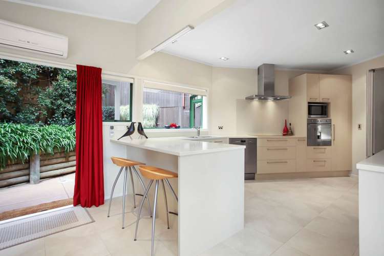 1/70 Bassett Road Remuera_5