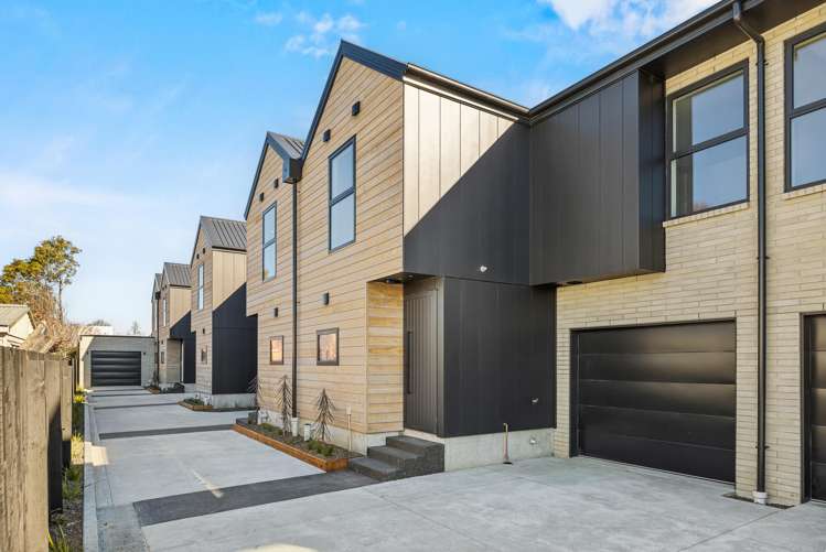 2/102 Warrington Street_0