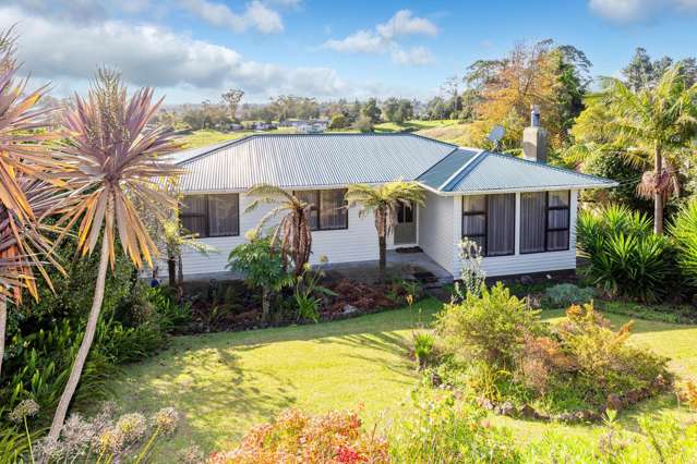 Comfort, space & views in prime Huntly location